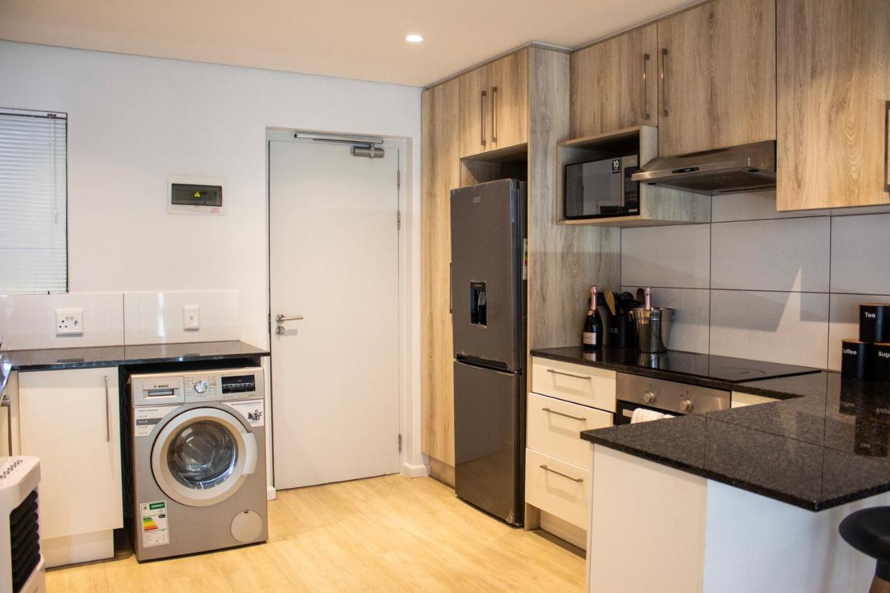 Chic, Central, Family & Group Stay - Stylish 2 Ensuite Bedroom Apartment With Spacious Balcony Kapské Město Exteriér fotografie